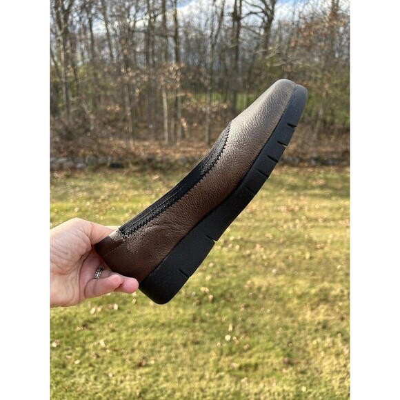 Clarks Daelyn Hill Wedge Flats in Metallic Bronze Full Grain Leather Size 7.5W - Picture 7 of 10